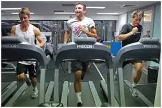 collin-blog-friends-at-gym-3