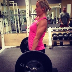 rachel-carito-deadlifting